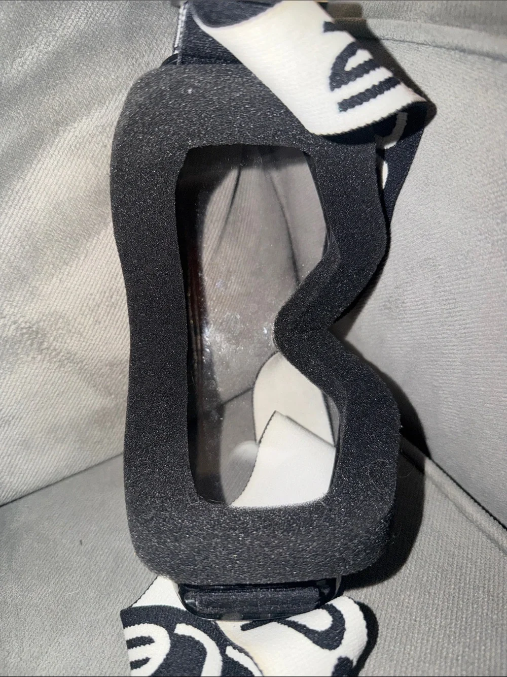 Black Ski & Snowboard Goggles with White Strap